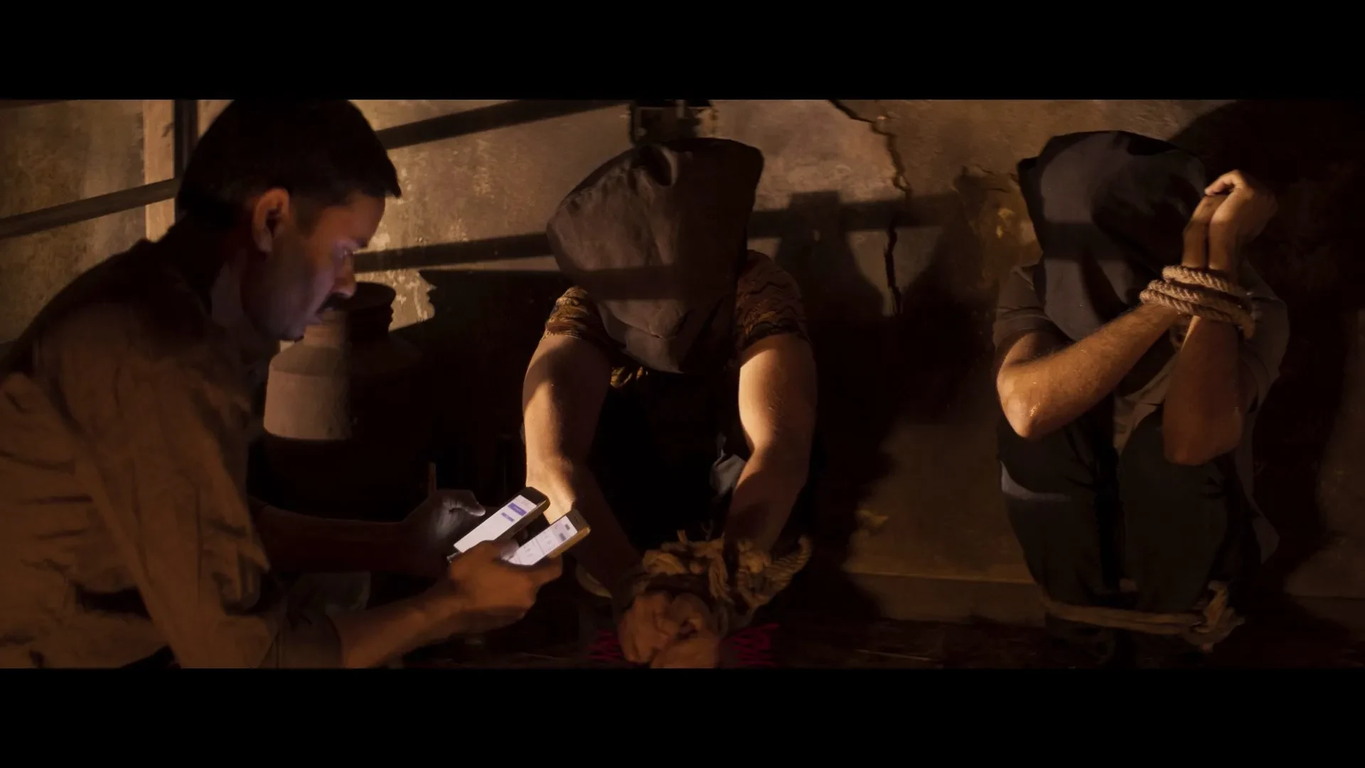 Jamtara – Sabka Number Ayega 2022 Season 2 Hindi Audio WEB-DL 720p - 480p - 1080p [ALL EPISODES] screenshot 5