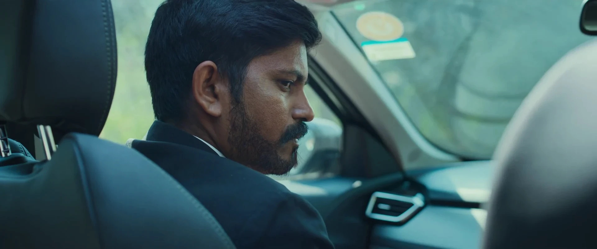 Gangster 2024 Hindi Dual Audio WEB-DL 720p - 480p - 1080p screenshot 5