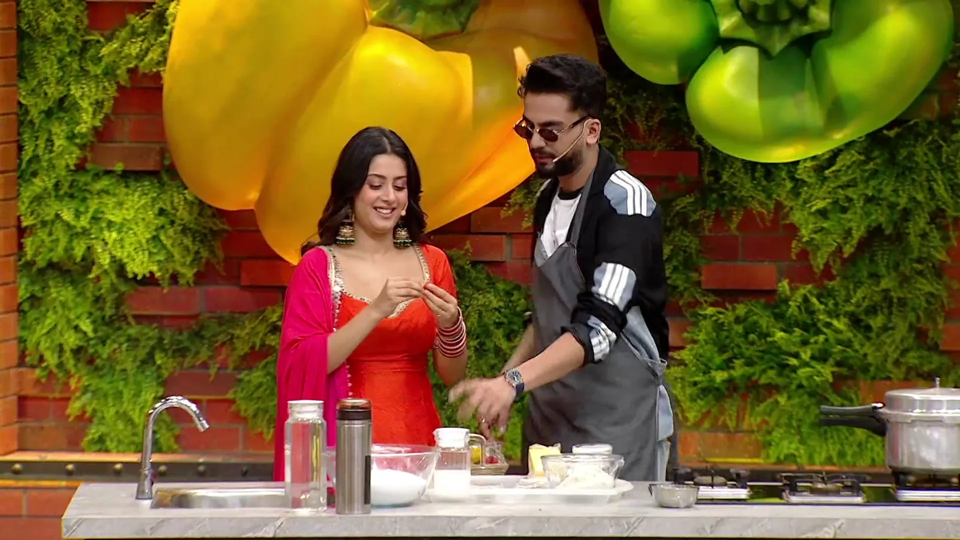 Laughter Chefs Unlimited Entertainment Season 3 2025 Hindi WEB-DL 720p - 480p - 1080p [EP- 43 Added] screenshot 1