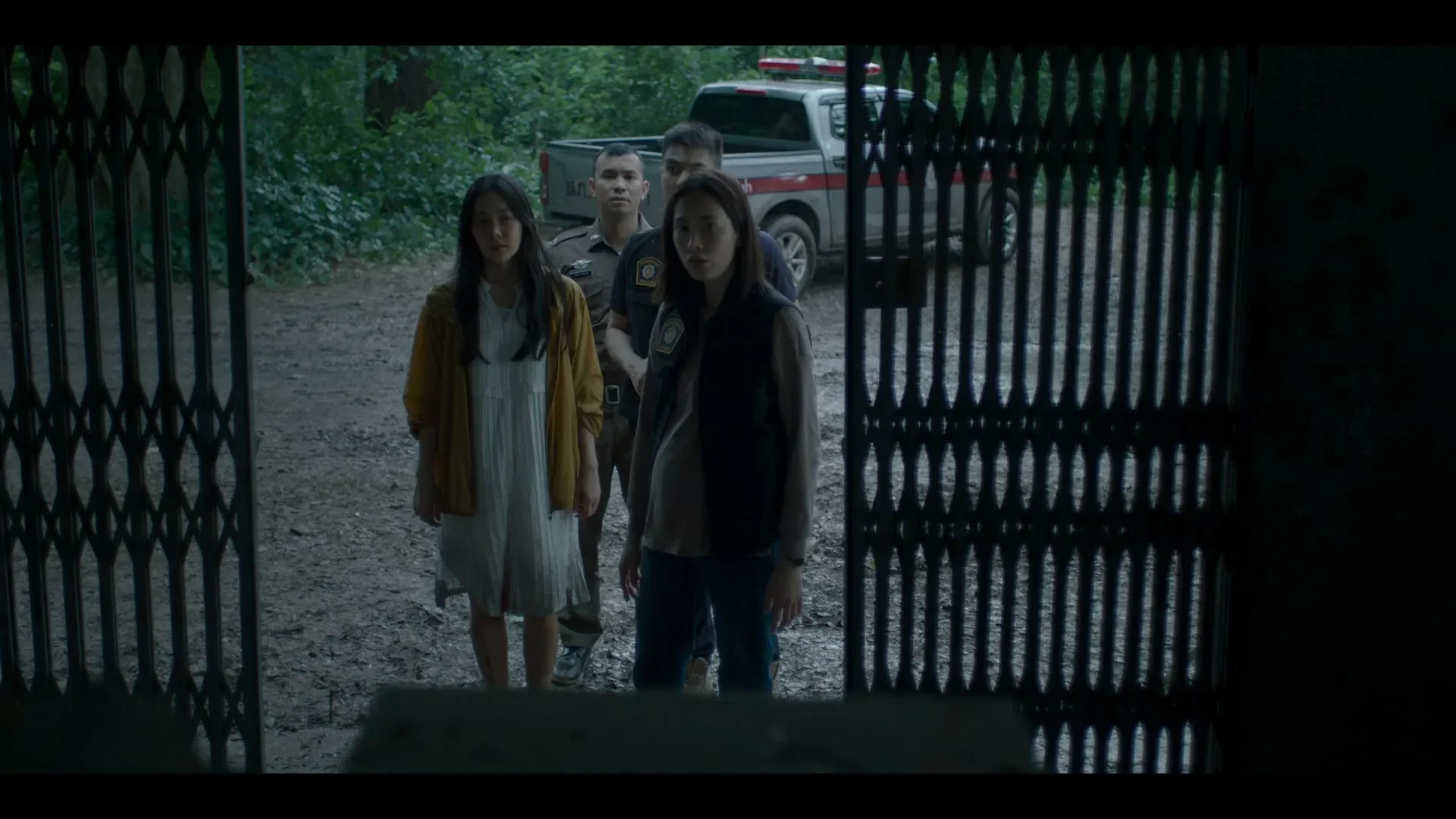 Don't Come Home 2024 Season 1 Hindi Audio WEB-DL 1080p - 2160p [ALL EPISODES] screenshot 4