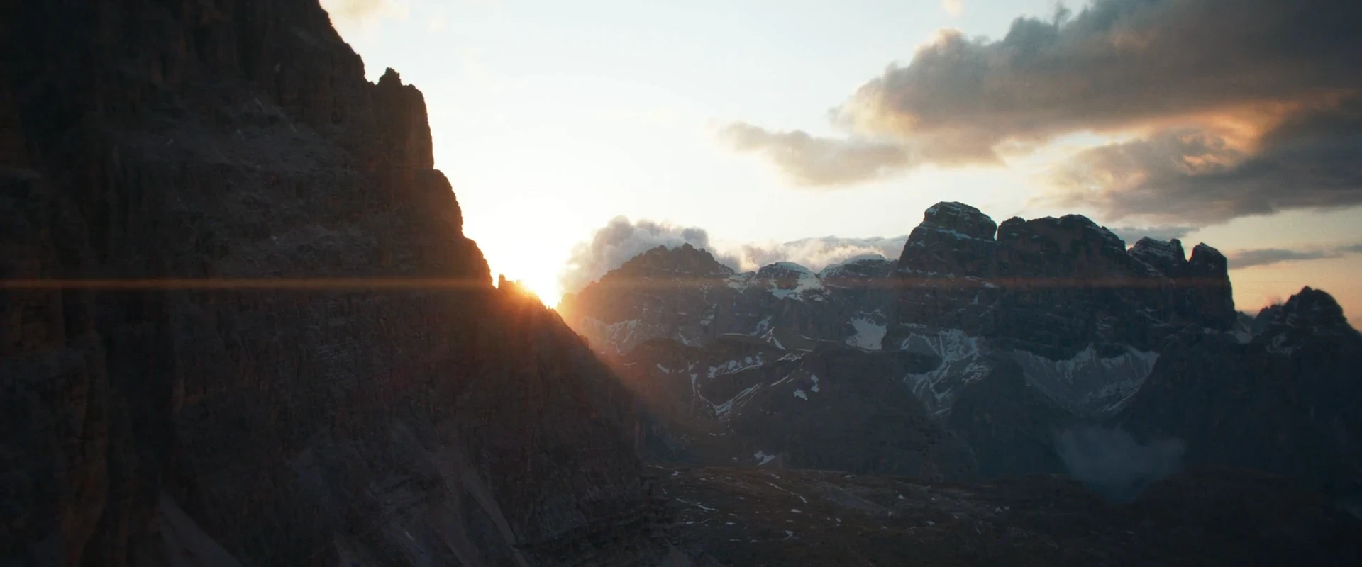 Turbulence 2025 Hindi Dual Audio WEB-DL 720p - 480p - 1080p screenshot 2