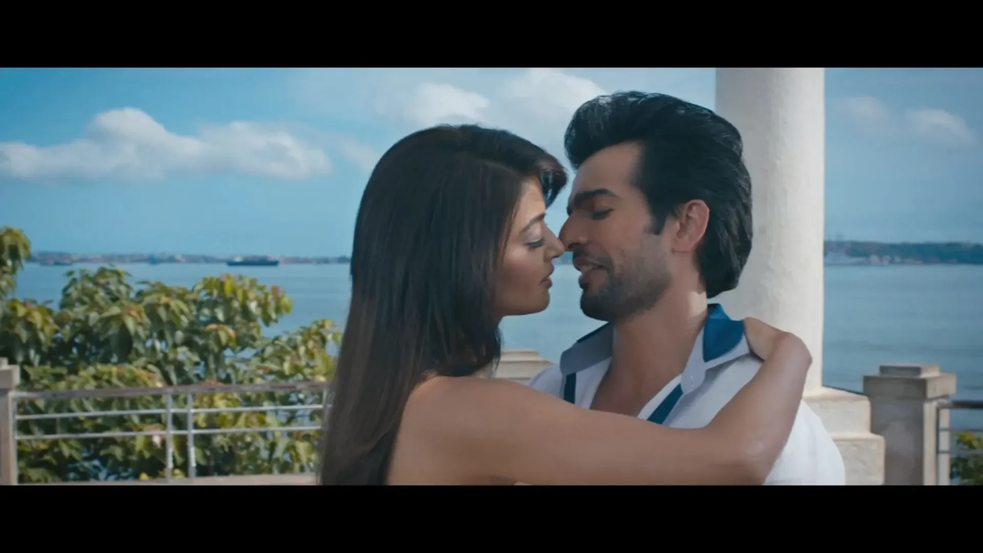 Hate Story 2 2014 Hindi Dual Audio WEB-DL 720p - 480p - 1080p screenshot 3