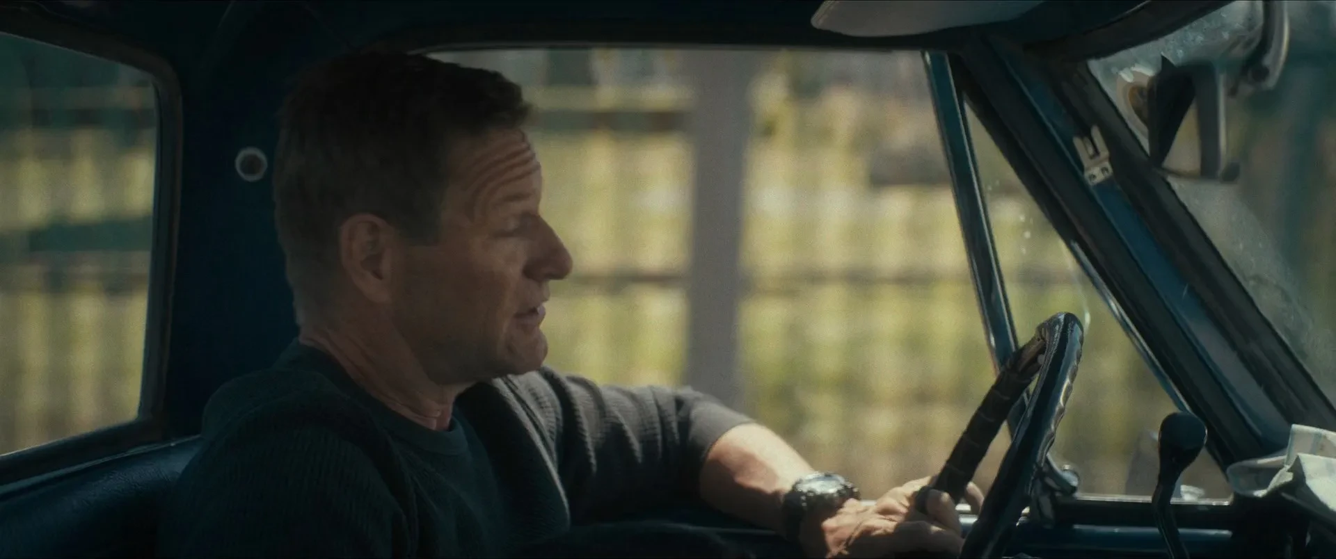 Muzzle: City of Wolves 2025 Hindi Dual Audio WEB-DL 720p - 480p - 1080p screenshot 4