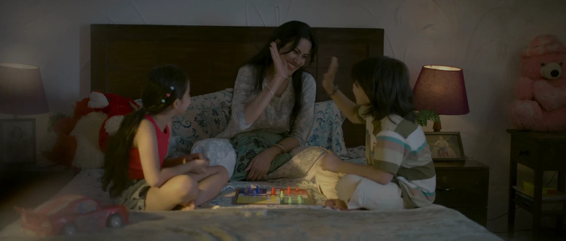 Me No Pause Me Play 2025 Hindi Dual Audio WEB-DL 720p - 480p - 1080p screenshot 2