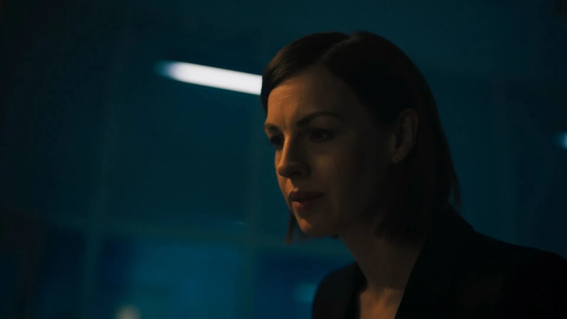 The Devil’s Hour 2024 Season 02 Hindi - English Audio WEB-DL 720p - 480p - 1080p [ALL EPISODES] screenshot 4