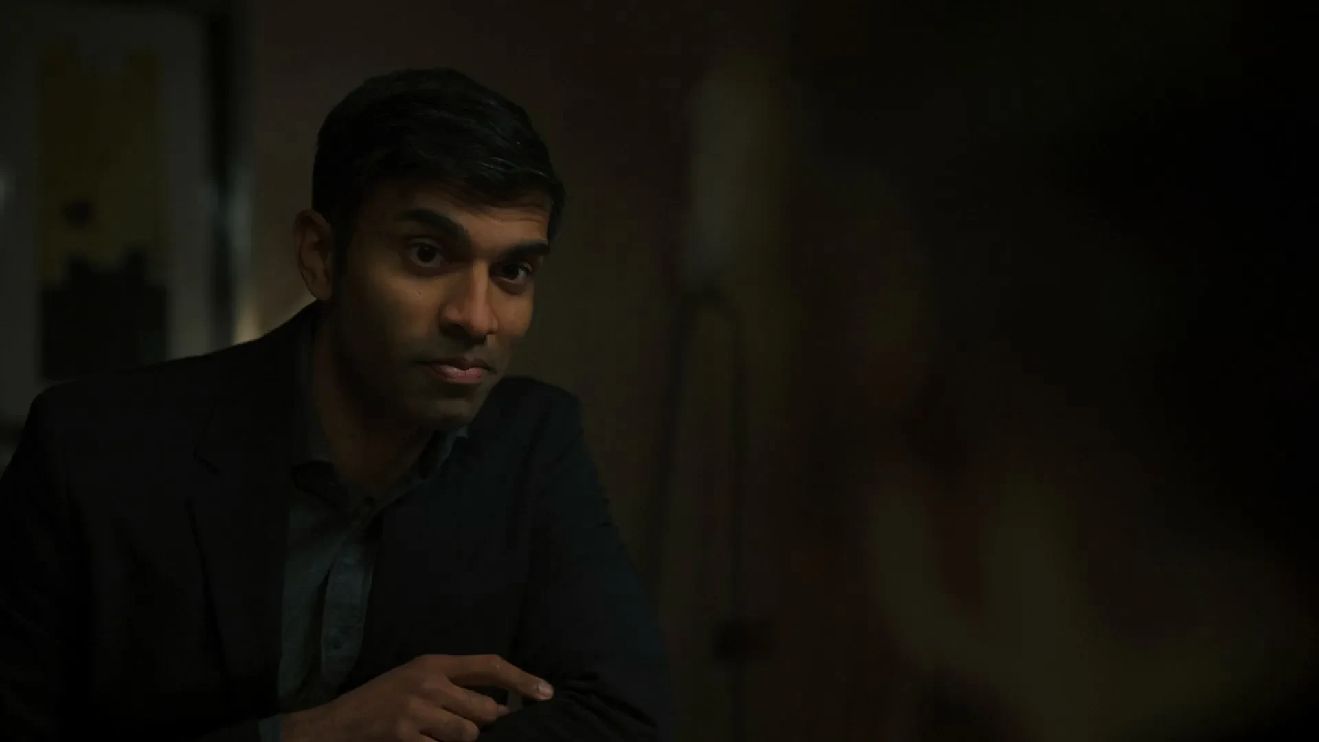 The Devil’s Hour 2024 Season 02 Hindi - English Audio WEB-DL 720p - 480p - 1080p [ALL EPISODES] screenshot 6