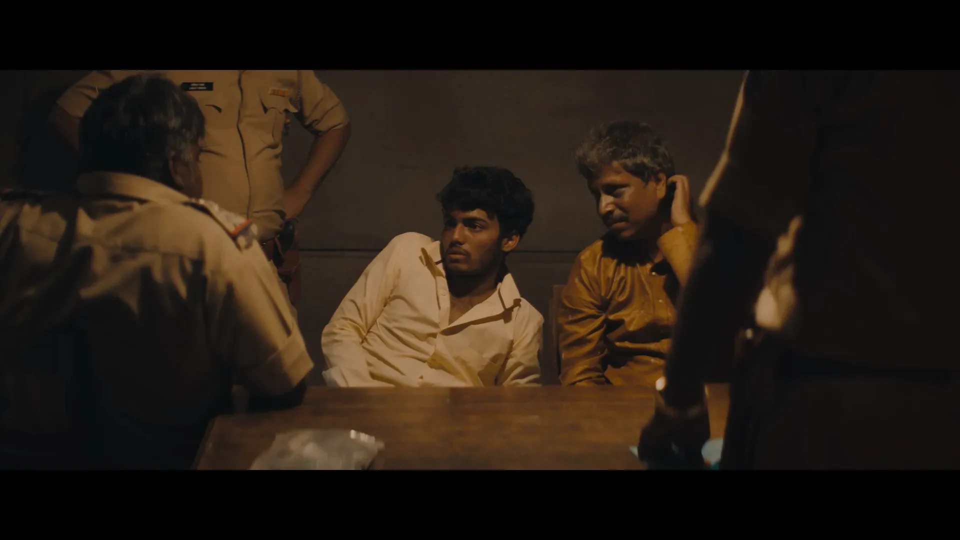 Jamtara: Sabka Number Ayega 2020 Season 01 Hindi Audio WEB-DL 720p - 480p - 1080p [ALL EPISODES] screenshot 3