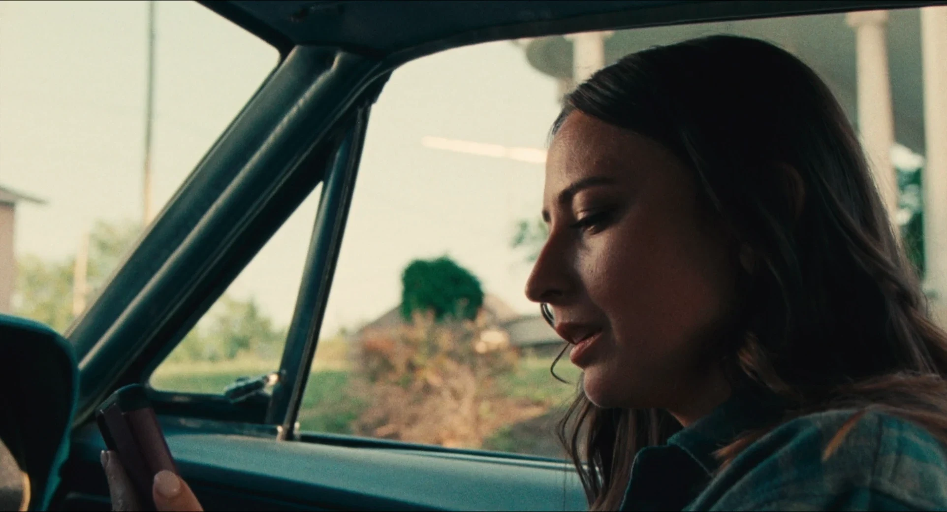 Dolly 2025 Hindi Dual Audio WEB-DL 720p - 480p - 1080p screenshot 1