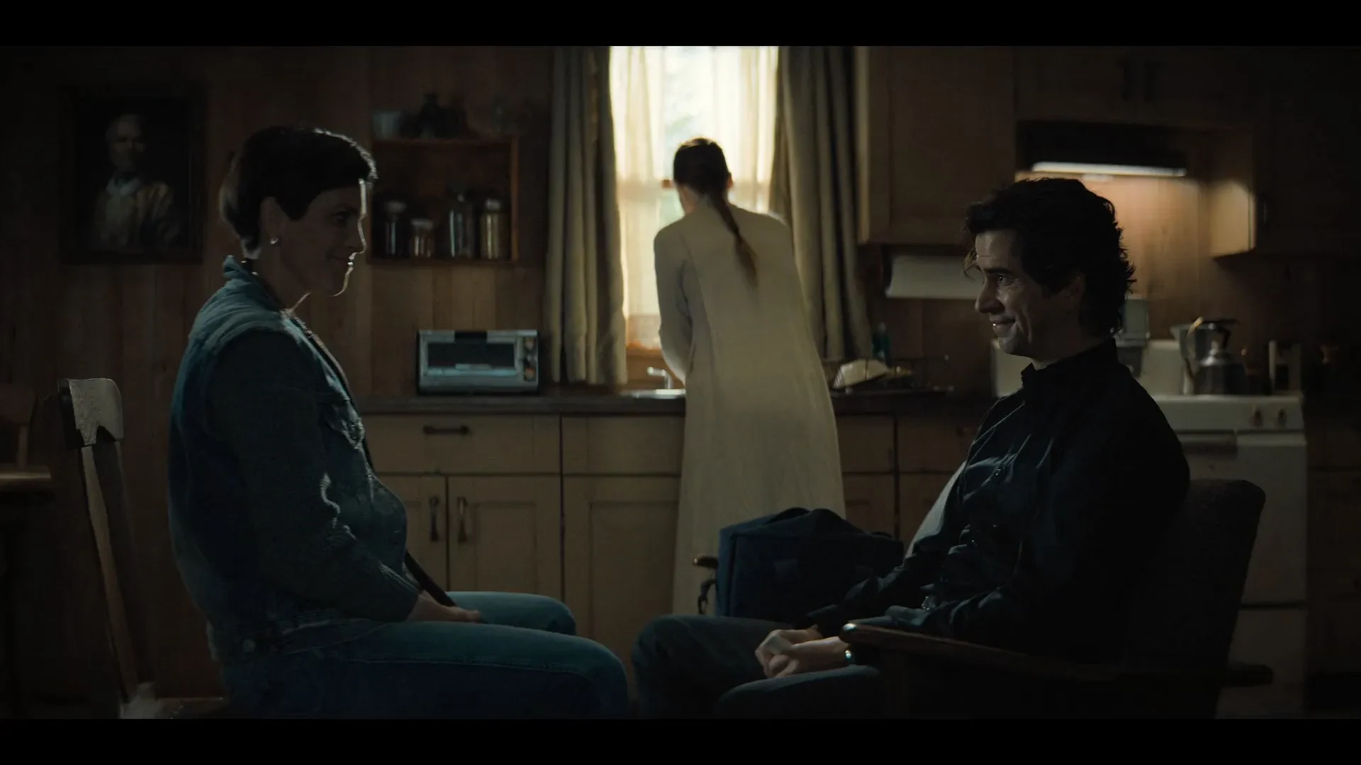 Midnight Mass 2021 Season 01 Hindi Dual Audio WEB-DL 720p - 480p - 1080p [ALL EPISODES] screenshot 6