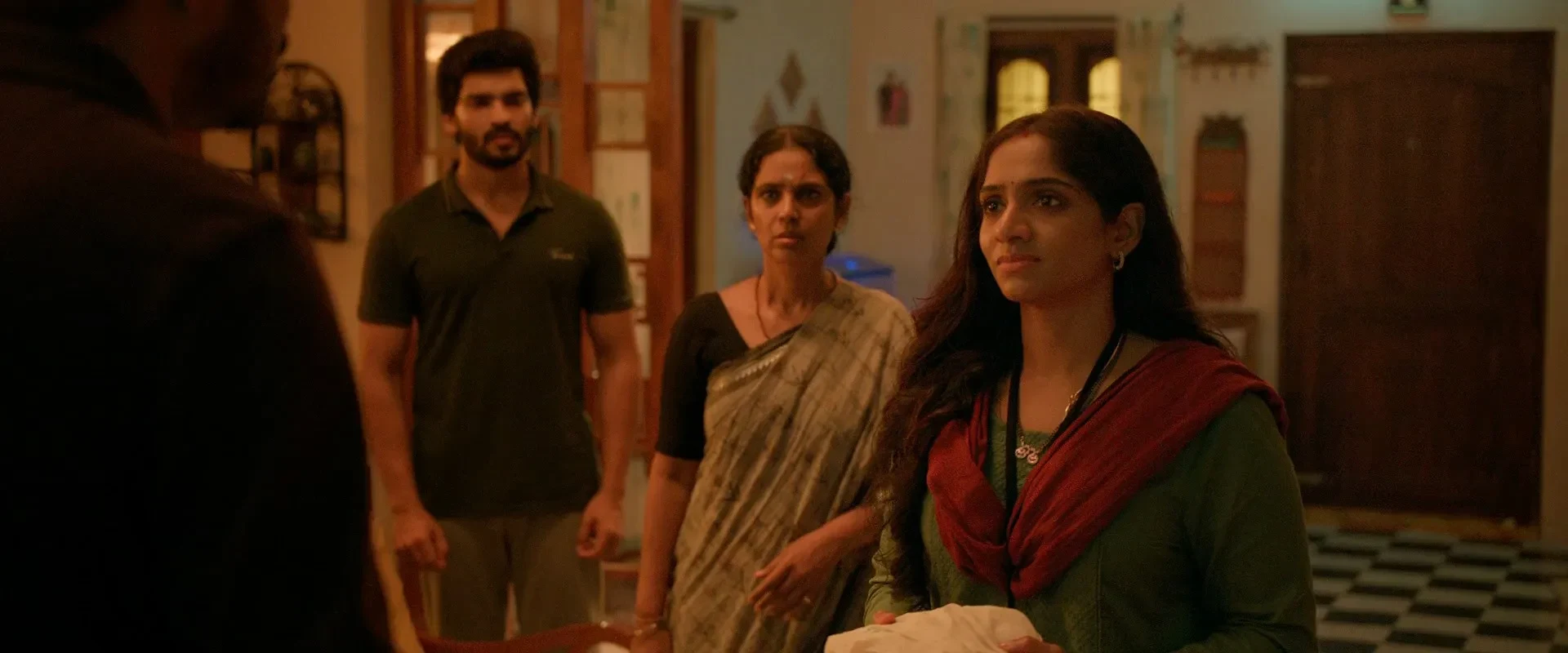 Aa Okkati Adakku 2024 Hindi Dual Audio WEB-DL 720p - 480p - 1080p screenshot 4