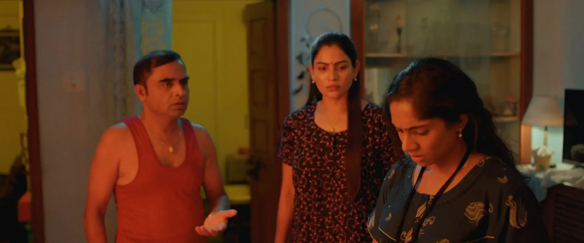 Aa Okkati Adakku 2024 Hindi Dual Audio WEB-DL 720p - 480p - 1080p screenshot 1